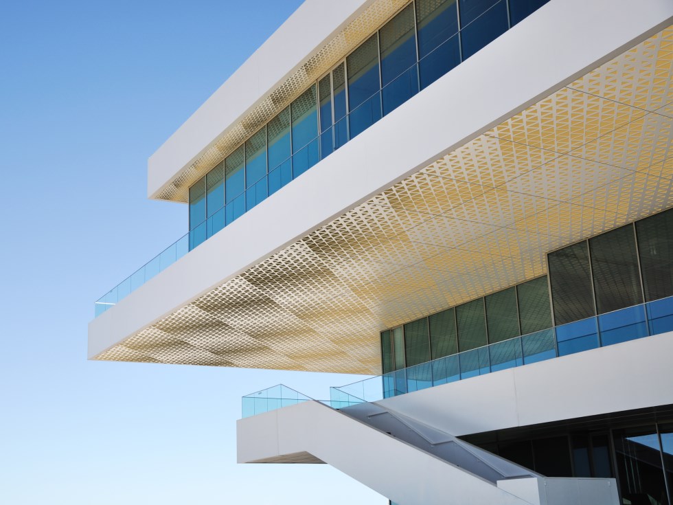 airtiles-celling-panels-custom-designed-pattern-white-on-gold-aluminum